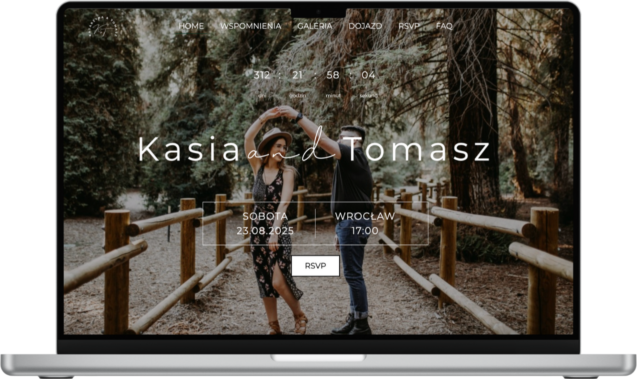 laptop z włączoną stroną śłubną